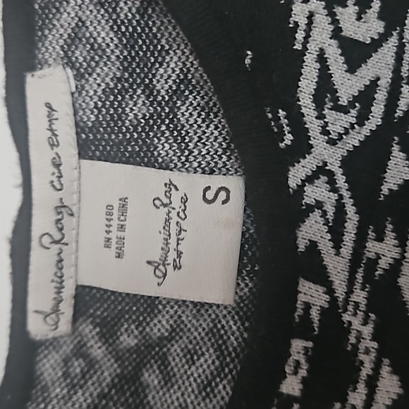 American Rag Small Black and White Aztec Cotton Medium Sleeve Crop Top - Picture 5 of 5